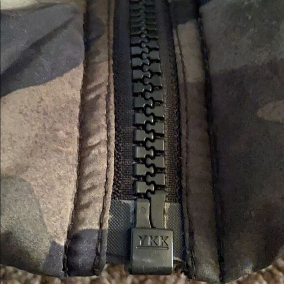 SAM. Boys Camouflage Removable Hood Puffer Jacket - Size 4 - Picture 3 of 9